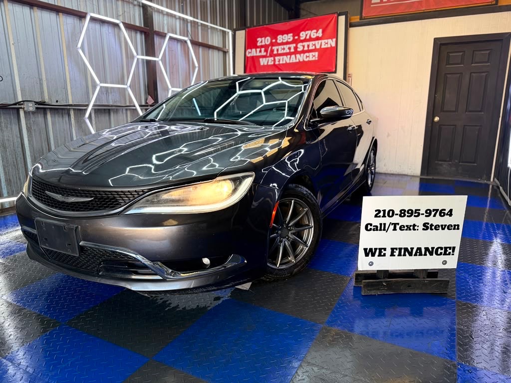 Photo 11 of this CHRYSLER 200