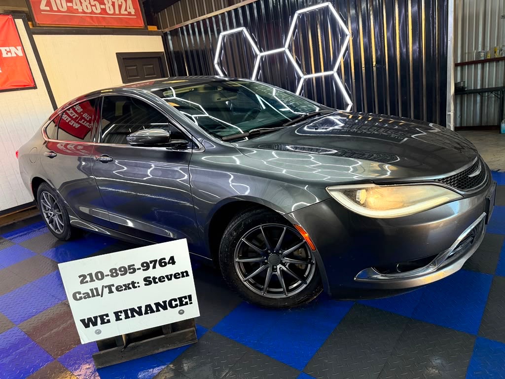 Photo 2 of this CHRYSLER 200