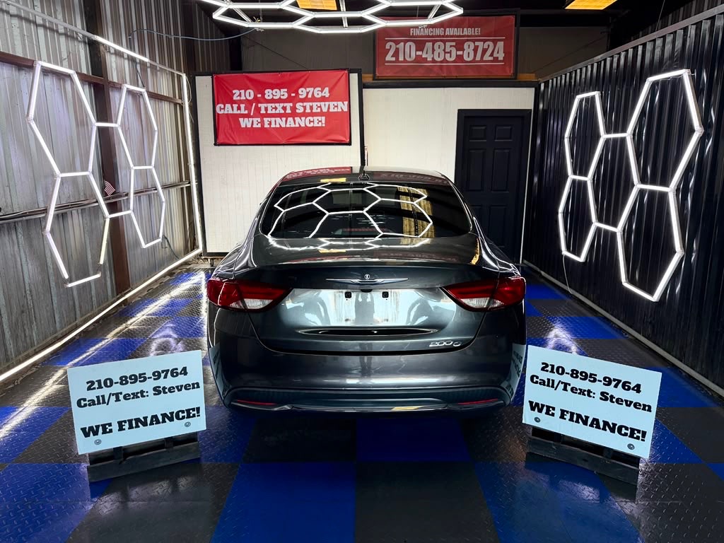 Photo 27 of this CHRYSLER 200