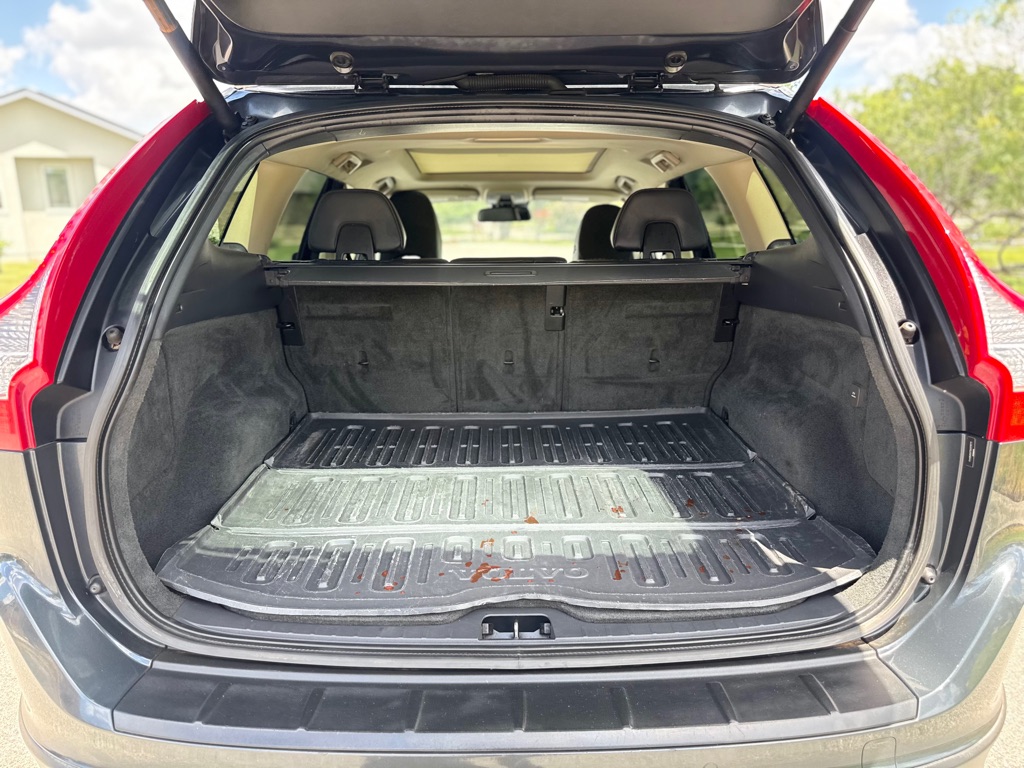 Photo 12 of this VOLVO XC60