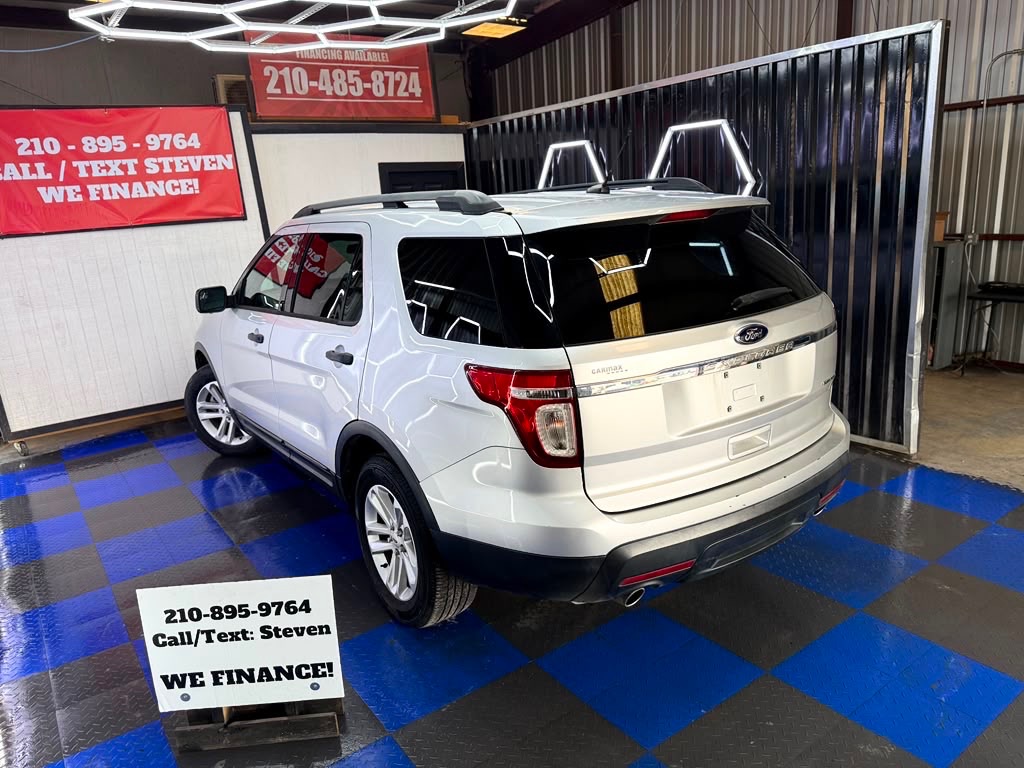 Photo 15 of this FORD EXPLORER