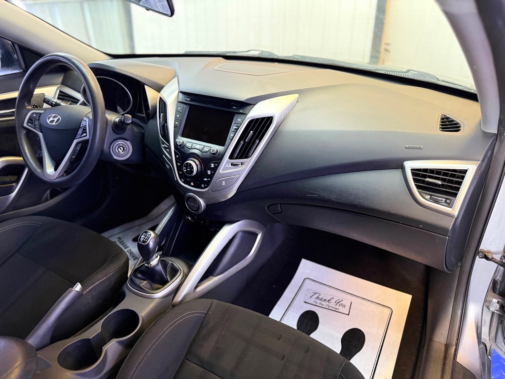 Photo 14 of this HYUNDAI VELOSTER