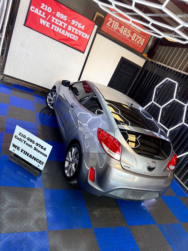 Photo 10 of this HYUNDAI VELOSTER