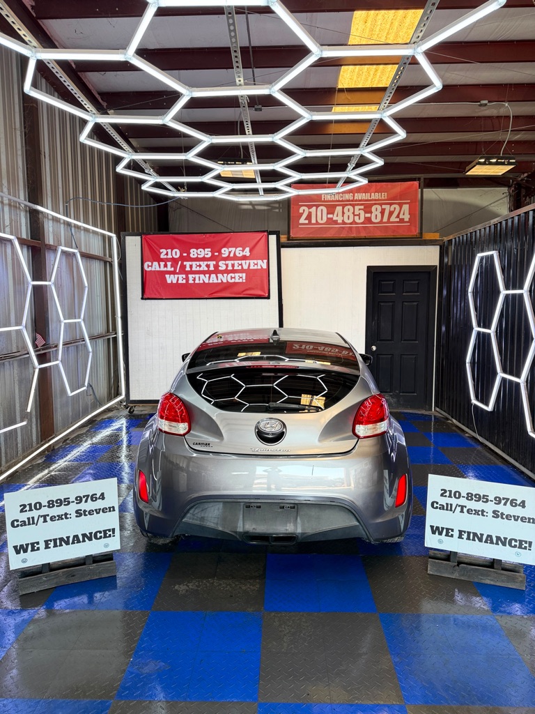 Photo 11 of this HYUNDAI VELOSTER