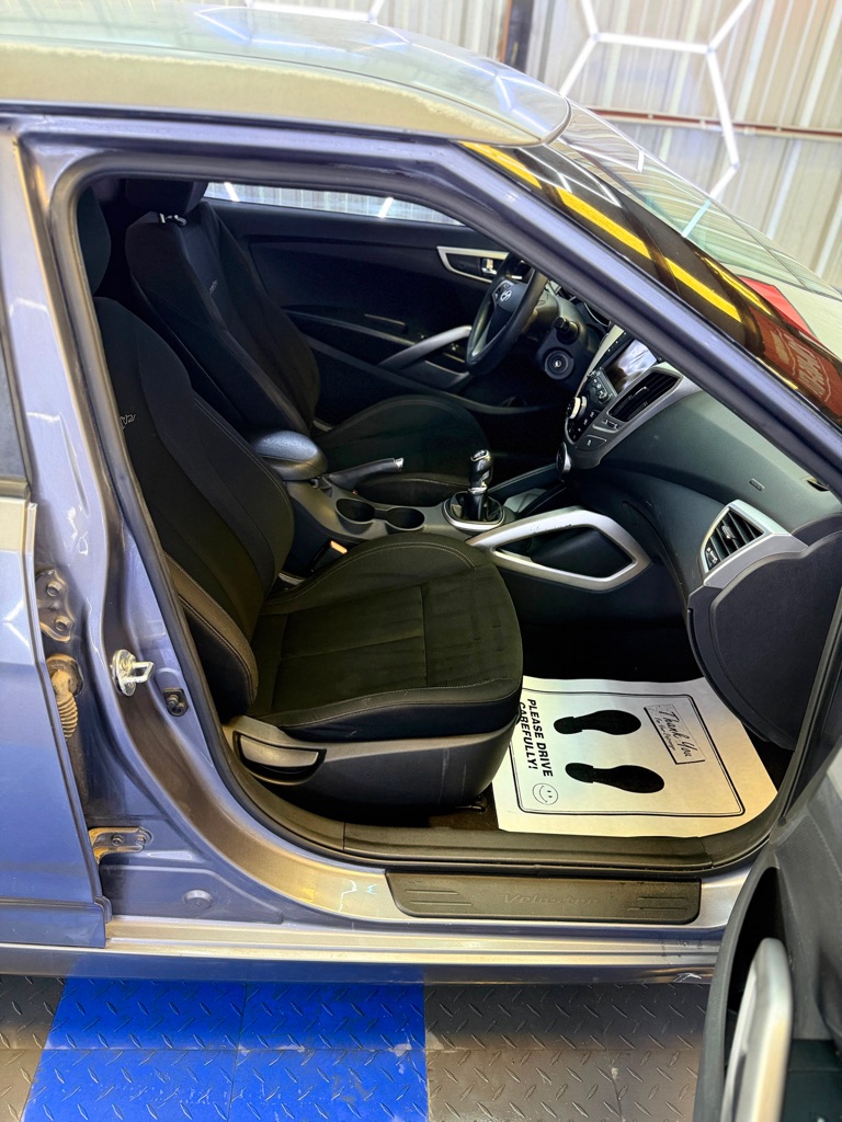 Photo 13 of this HYUNDAI VELOSTER