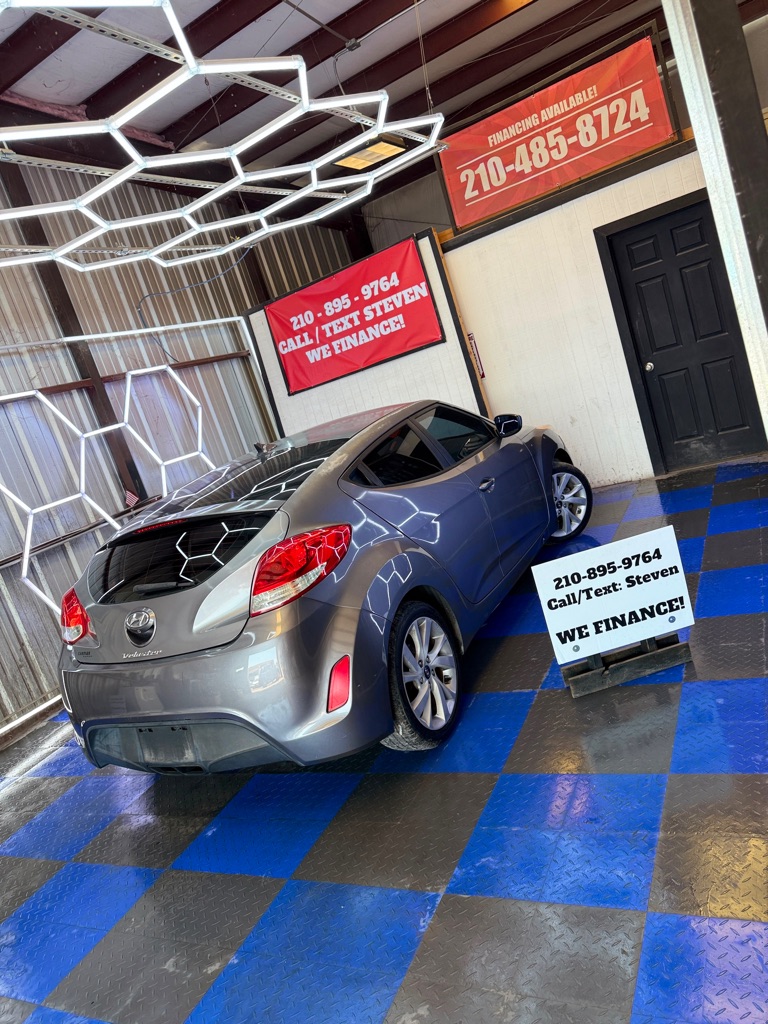 Photo 9 of this HYUNDAI VELOSTER