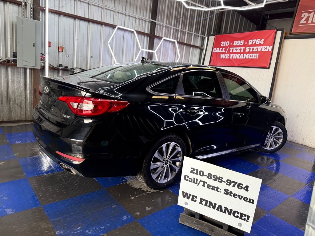 Photo 17 of this HYUNDAI SONATA