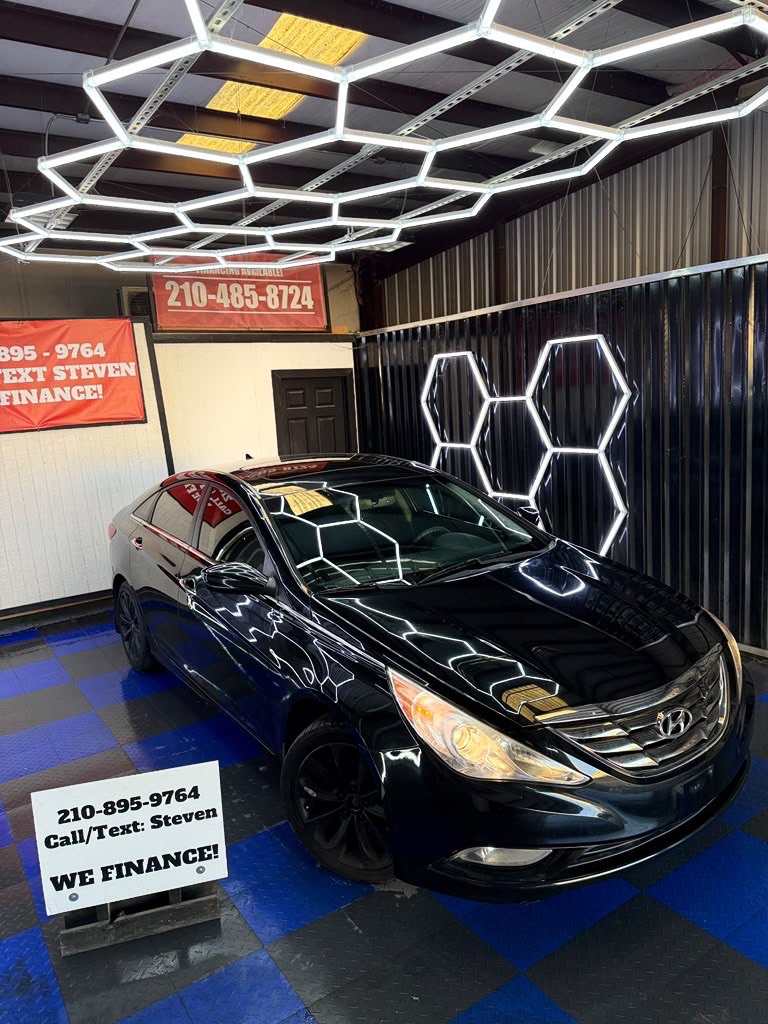 Photo 3 of this HYUNDAI SONATA