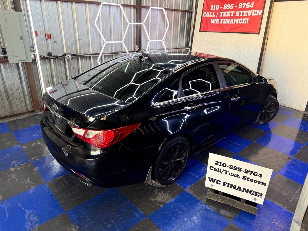 Photo 16 of this HYUNDAI SONATA