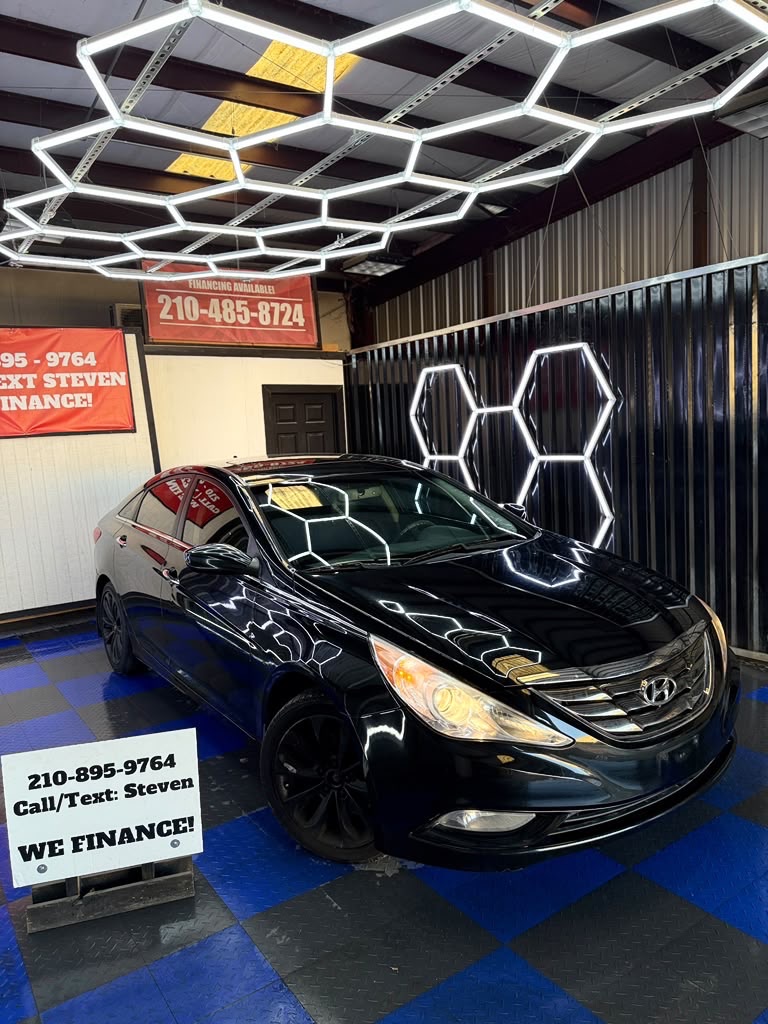 Photo 2 of this HYUNDAI SONATA
