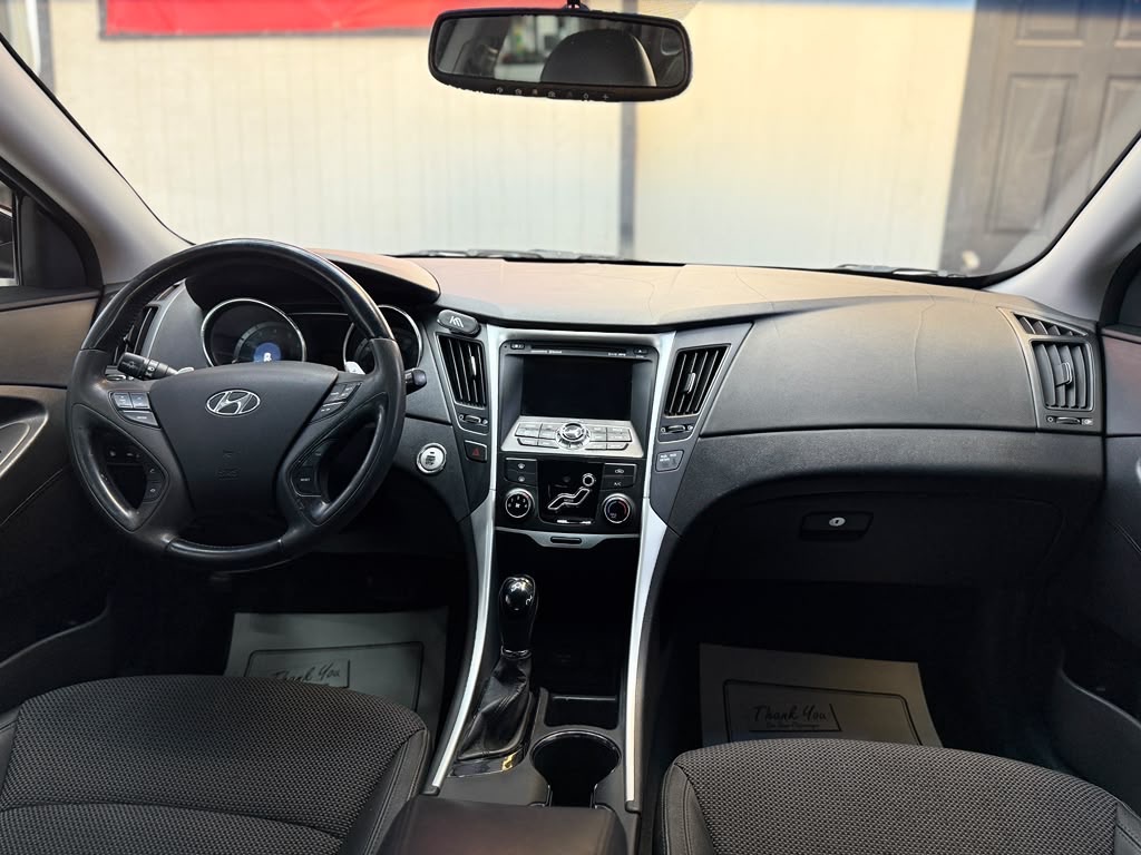 Photo 14 of this HYUNDAI SONATA