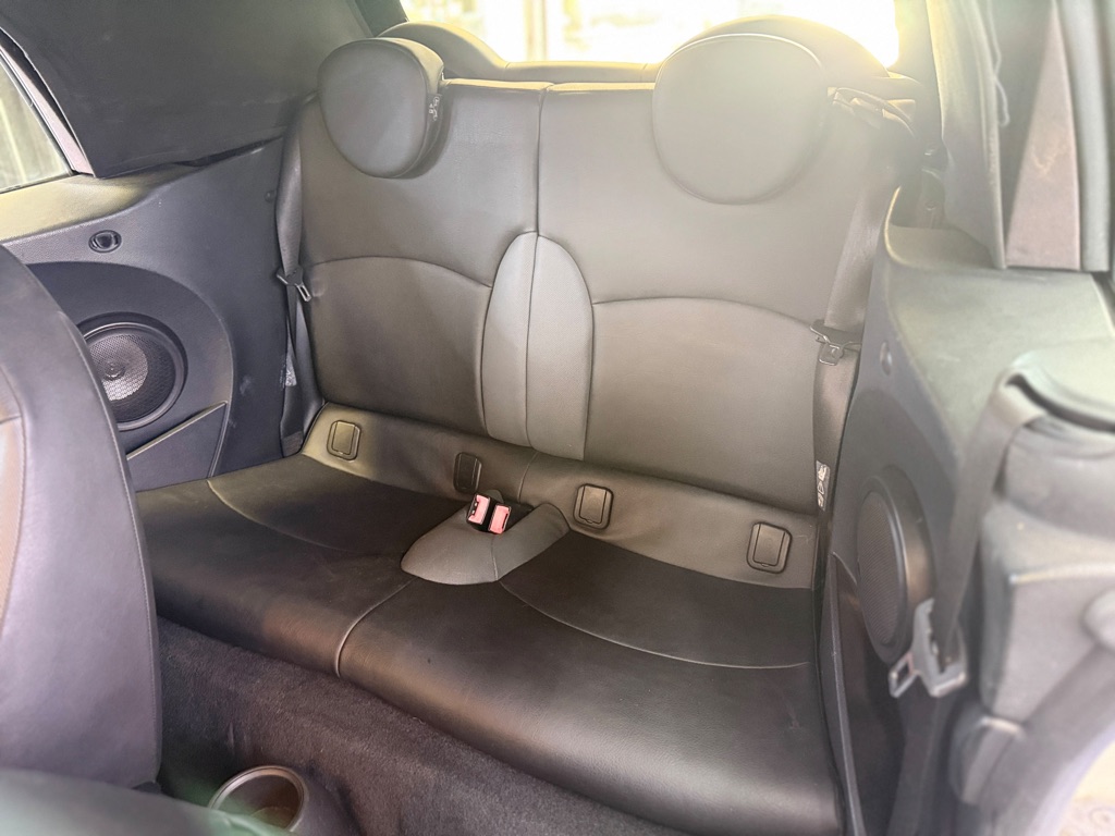 Photo 13 of this MINI COOPER