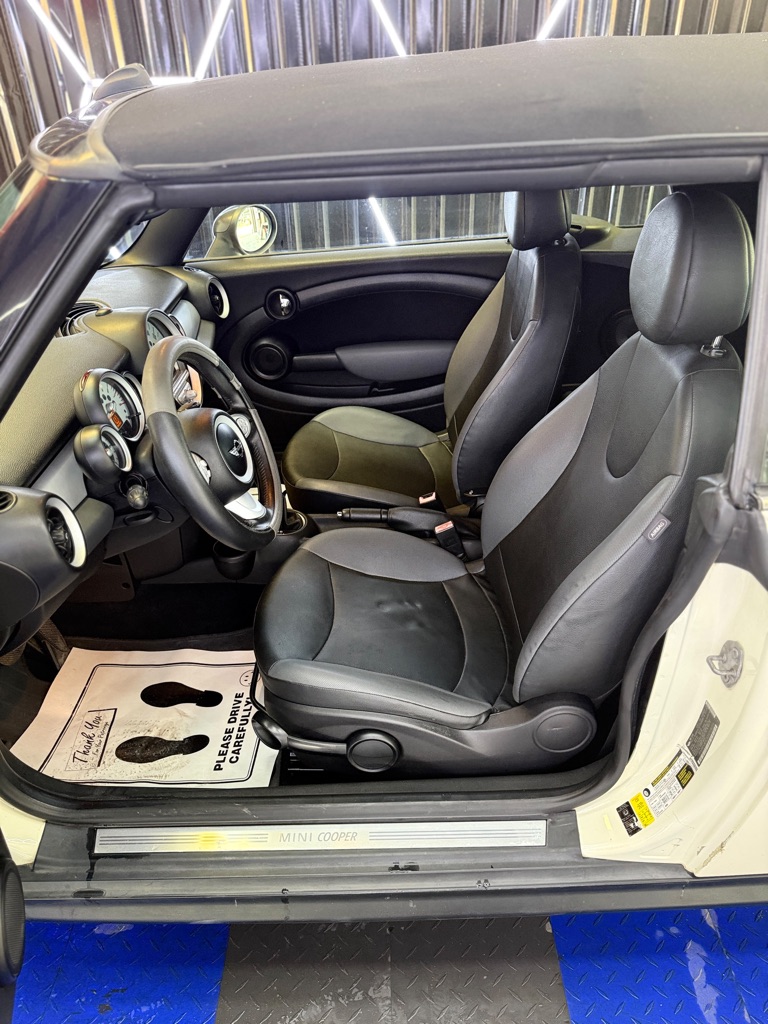 Photo 15 of this MINI COOPER