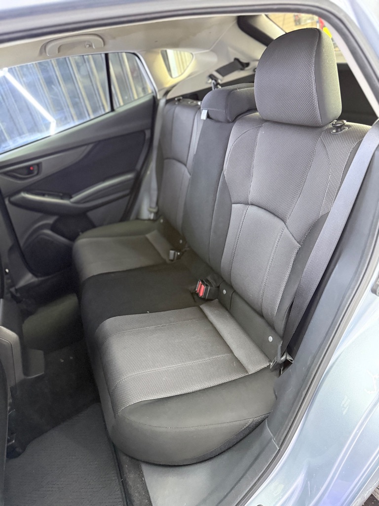 Photo 17 of this SUBARU IMPREZA