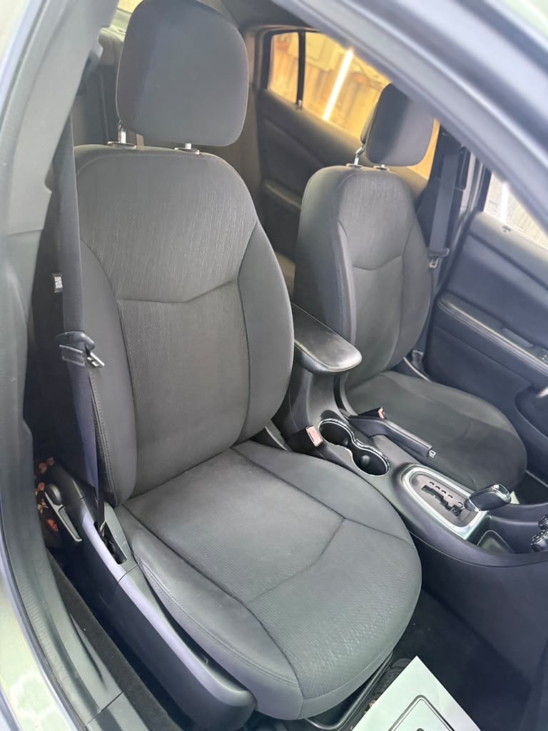 Photo 17 of this CHRYSLER 200