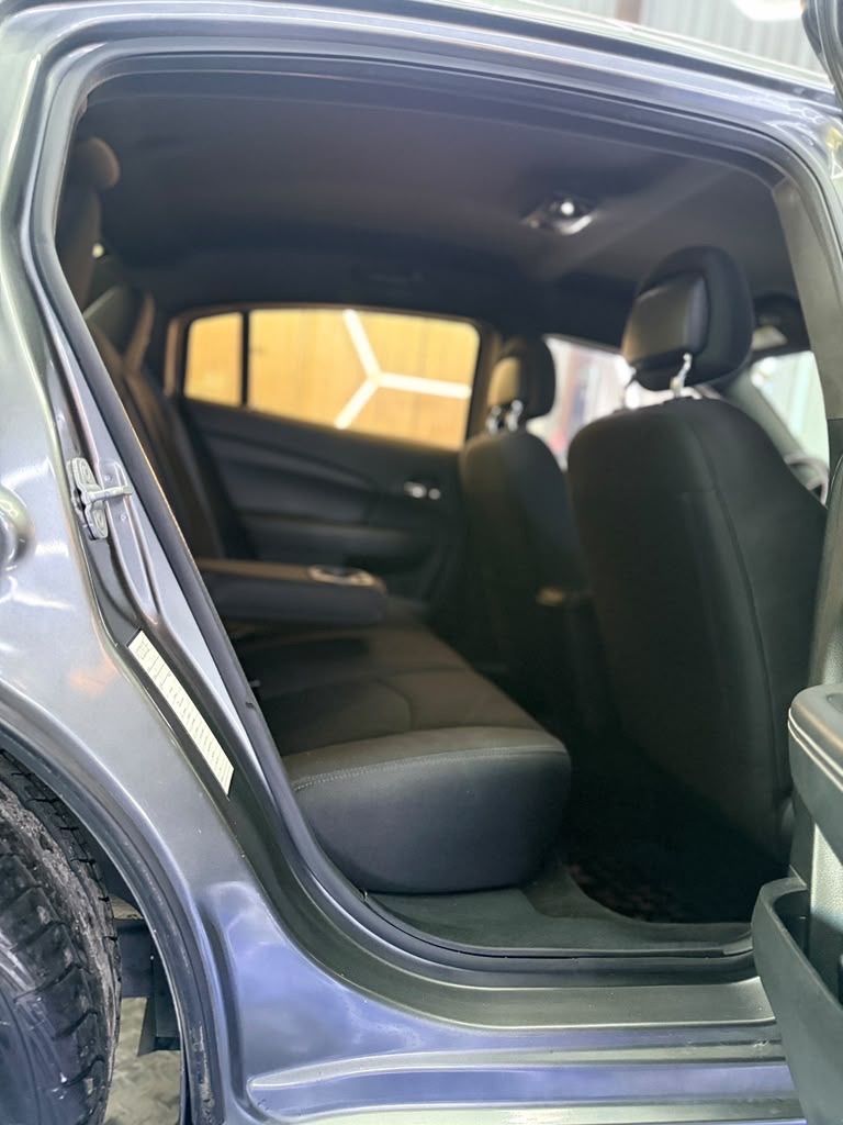 Photo 12 of this CHRYSLER 200
