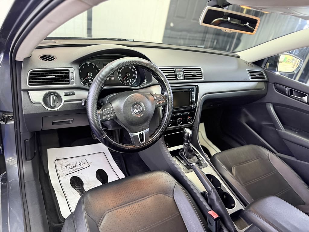 Photo 16 of this VOLKSWAGEN PASSAT