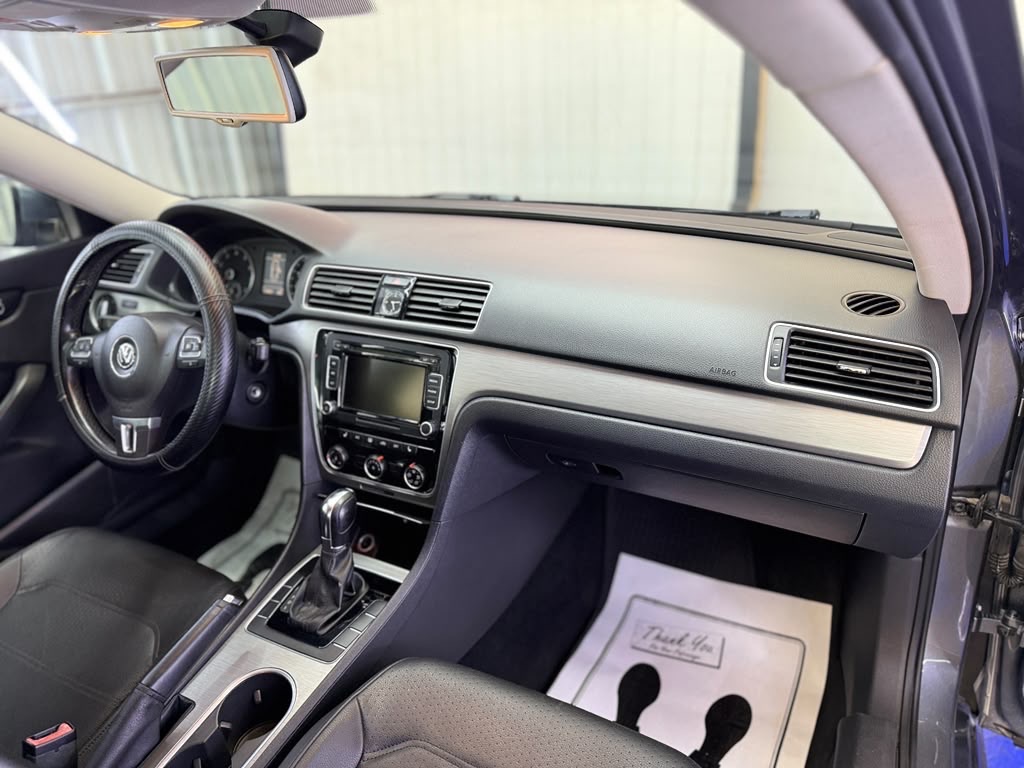 Photo 13 of this VOLKSWAGEN PASSAT