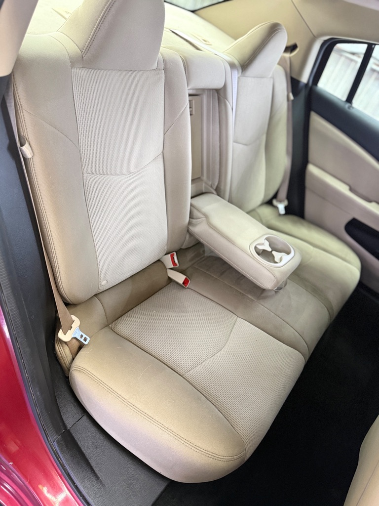 Photo 11 of this CHRYSLER 200