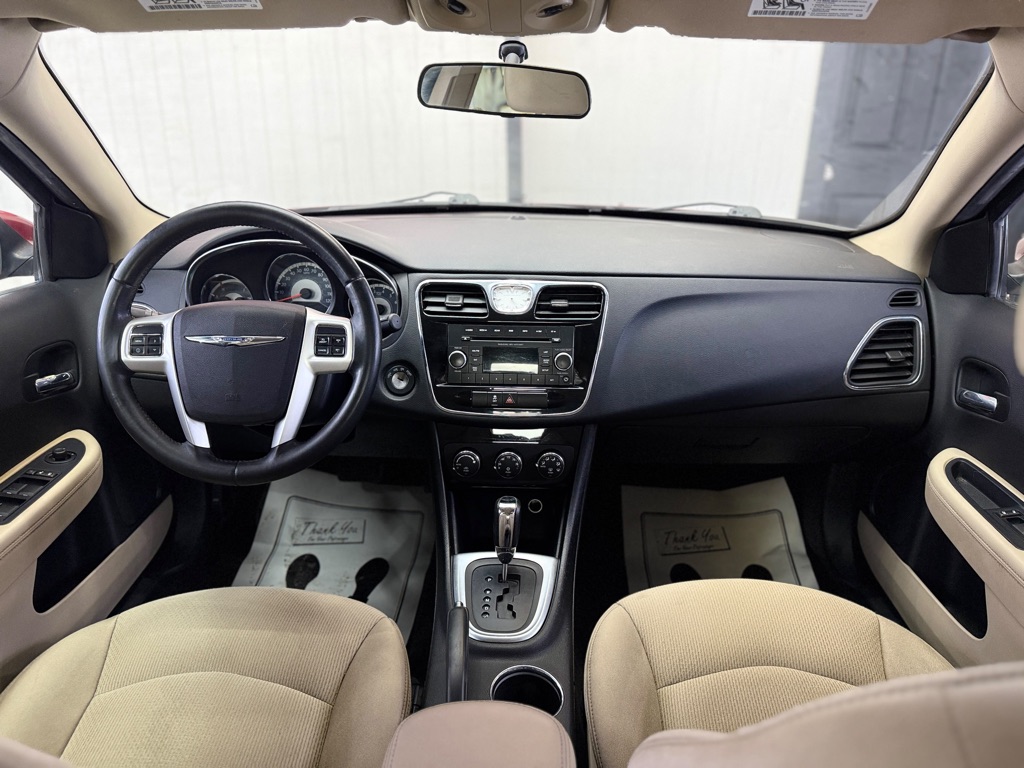 Photo 12 of this CHRYSLER 200