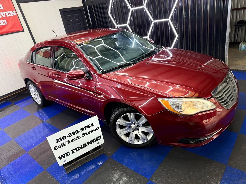 Photo 2 of this CHRYSLER 200