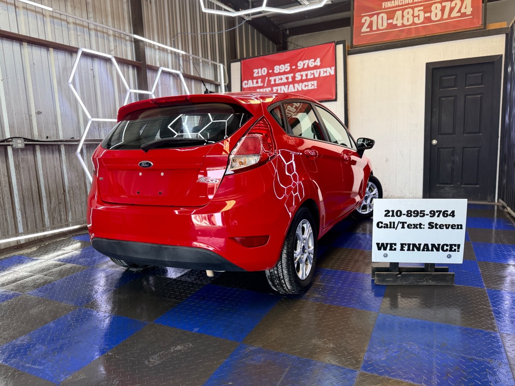 Photo 4 of this FORD FIESTA