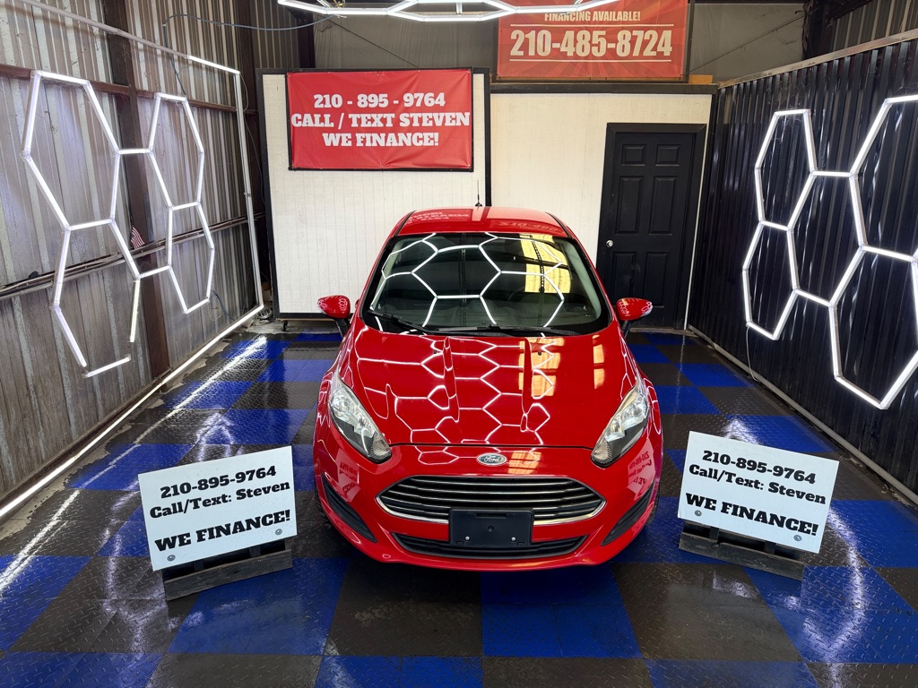 Photo 3 of this FORD FIESTA