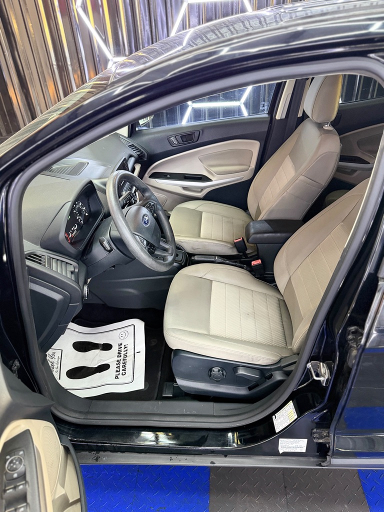 Photo 17 of this FORD ECOSPORT