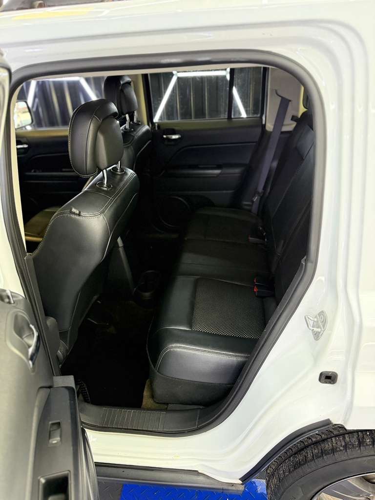 Photo 23 of this JEEP PATRIOT