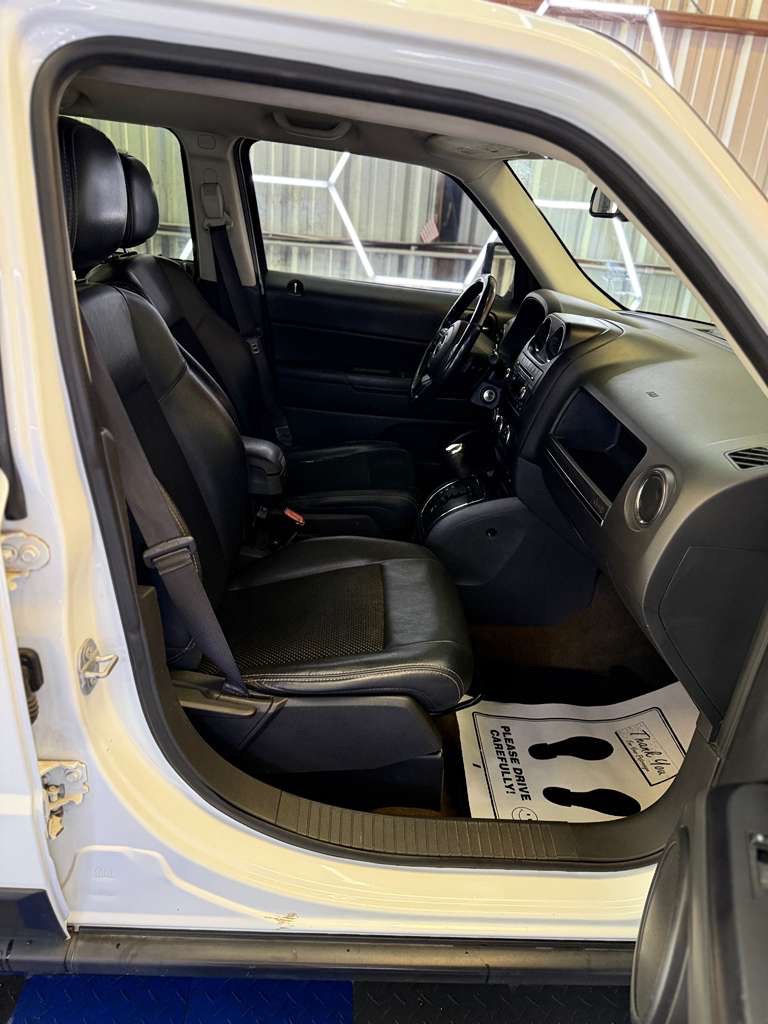 Photo 27 of this JEEP PATRIOT