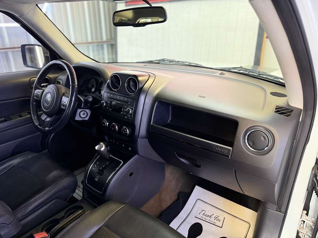 Photo 29 of this JEEP PATRIOT