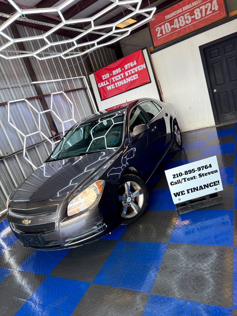 Photo 7 of this CHEVROLET MALIBU