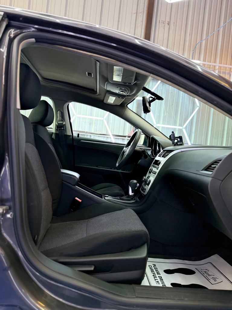 Photo 10 of this CHEVROLET MALIBU