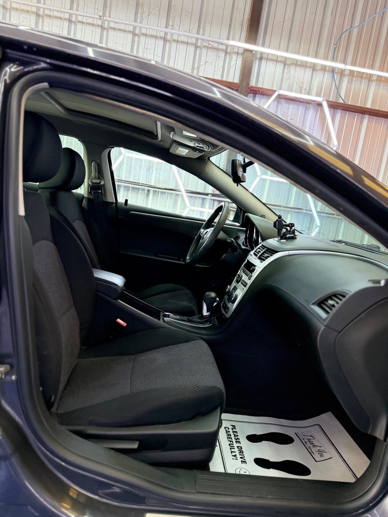 Photo 11 of this CHEVROLET MALIBU