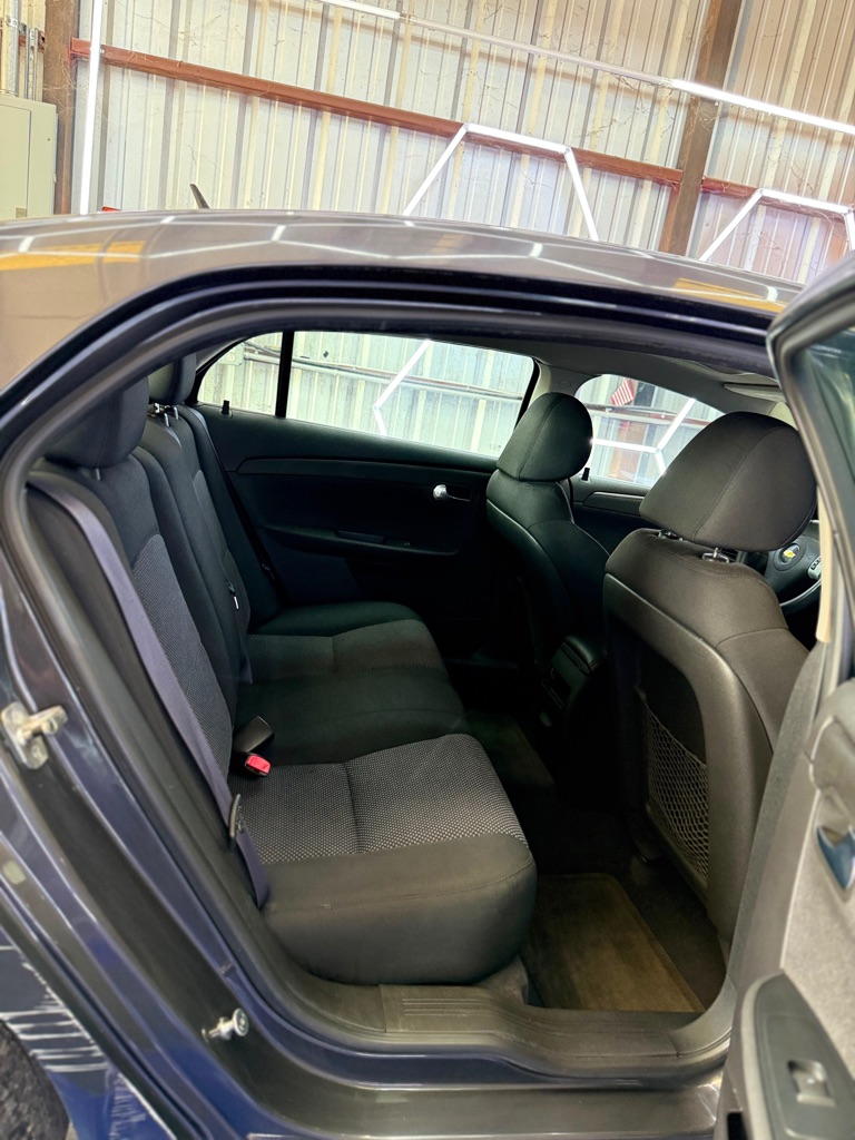 Photo 14 of this CHEVROLET MALIBU