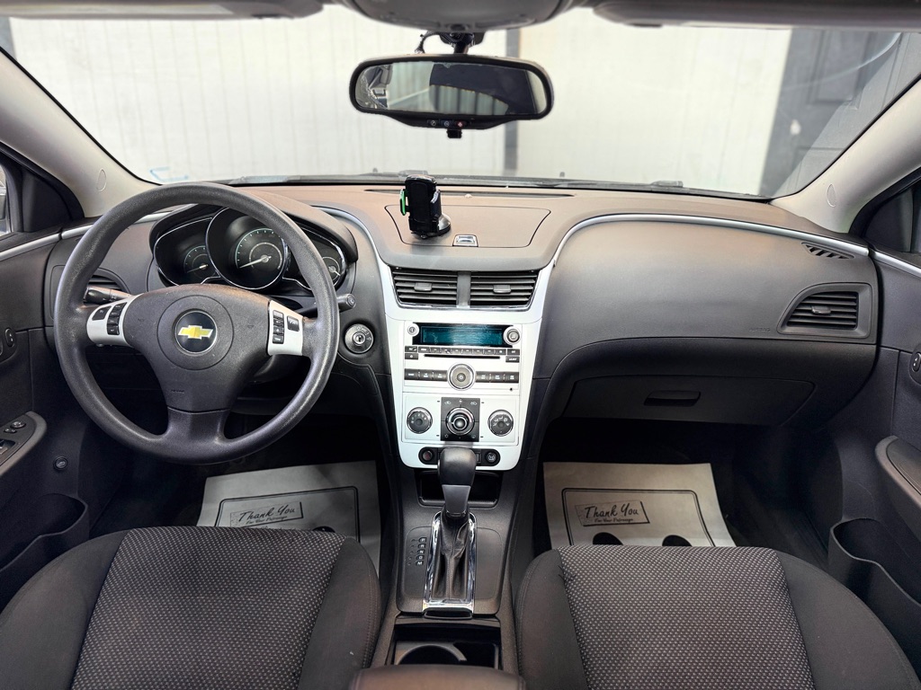 Photo 13 of this CHEVROLET MALIBU