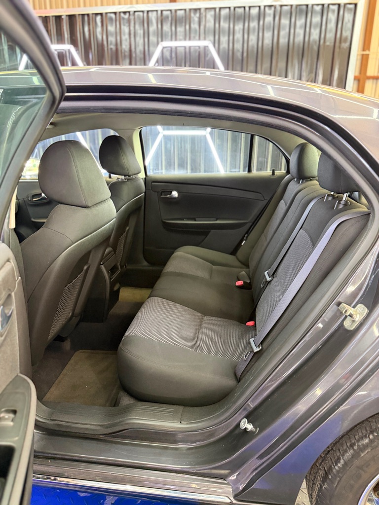 Photo 16 of this CHEVROLET MALIBU