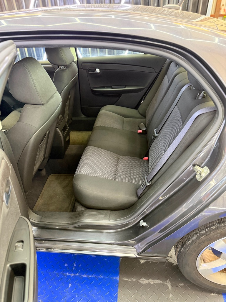 Photo 17 of this CHEVROLET MALIBU