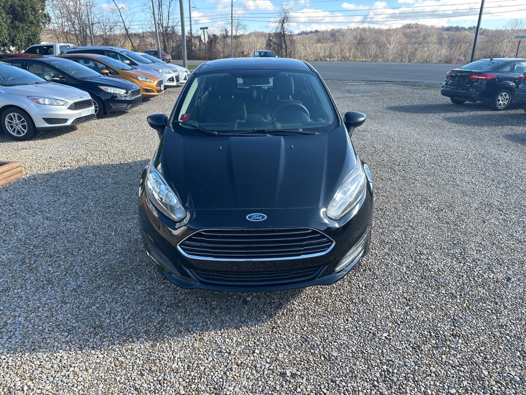 Photo 2 of this FORD FIESTA