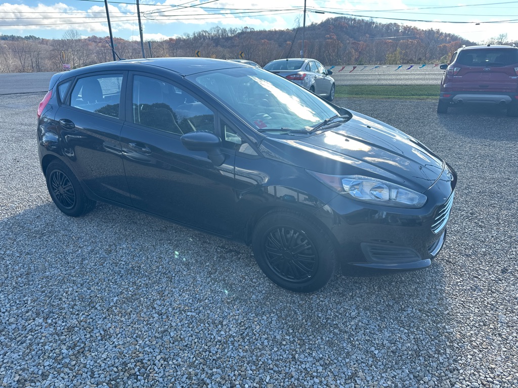 Photo 3 of this FORD FIESTA