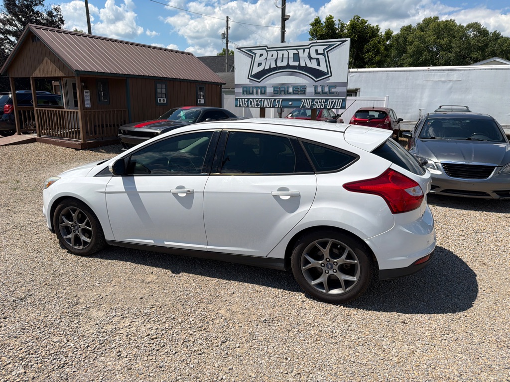 Photo 6 of this FORD FOCUS