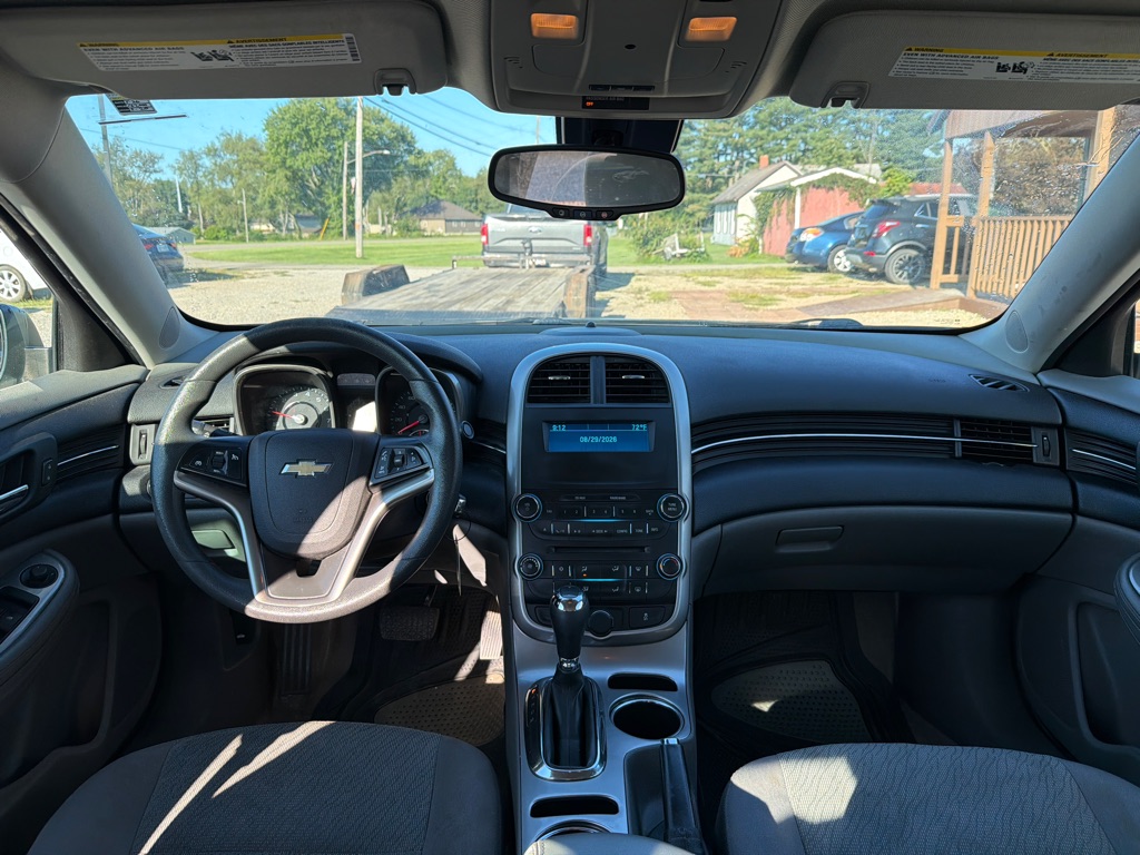 Photo 9 of this CHEVROLET MALIBU