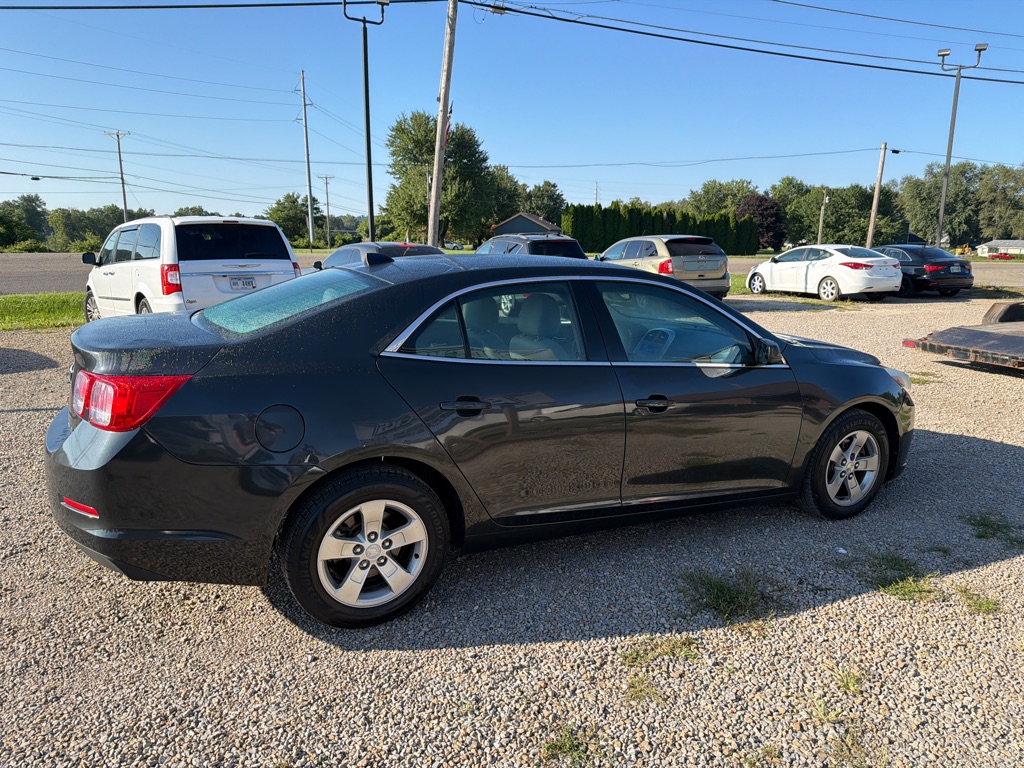 Photo 4 of this CHEVROLET MALIBU