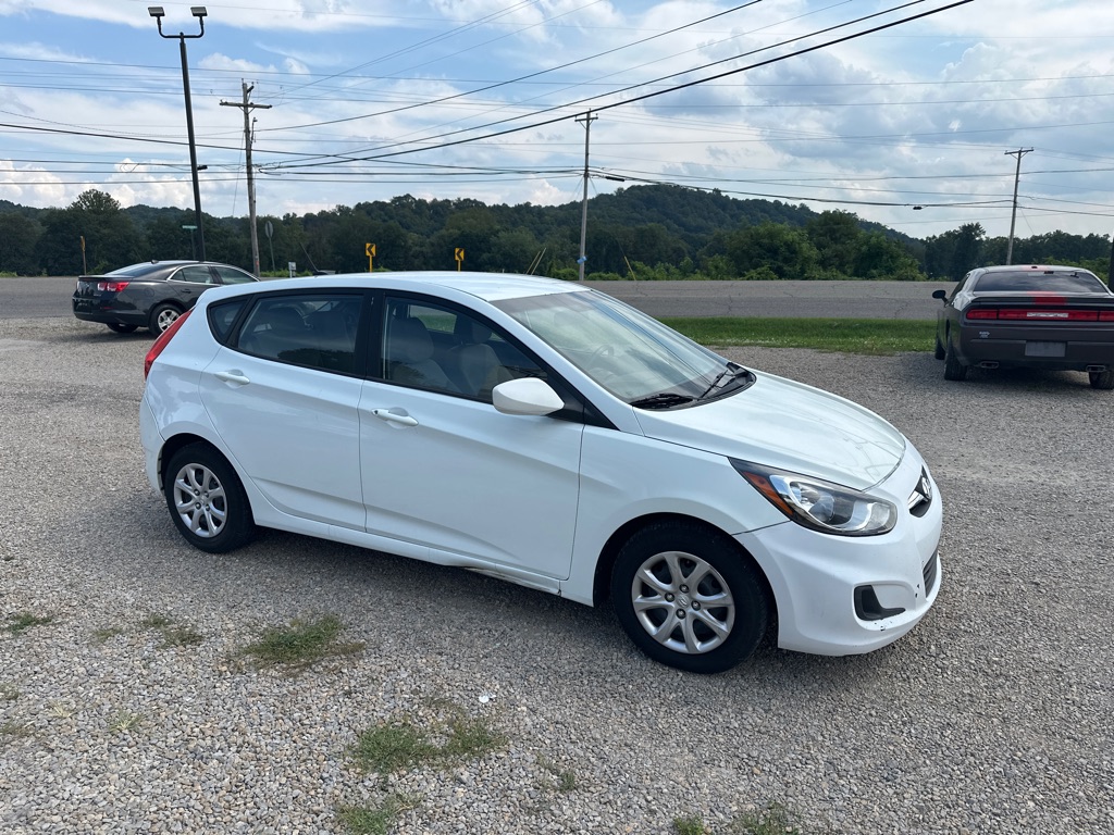 Photo 3 of this HYUNDAI ACCENT