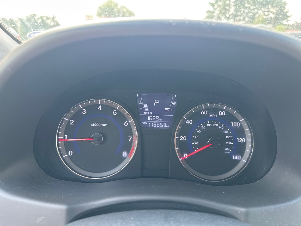 Photo 10 of this HYUNDAI ACCENT