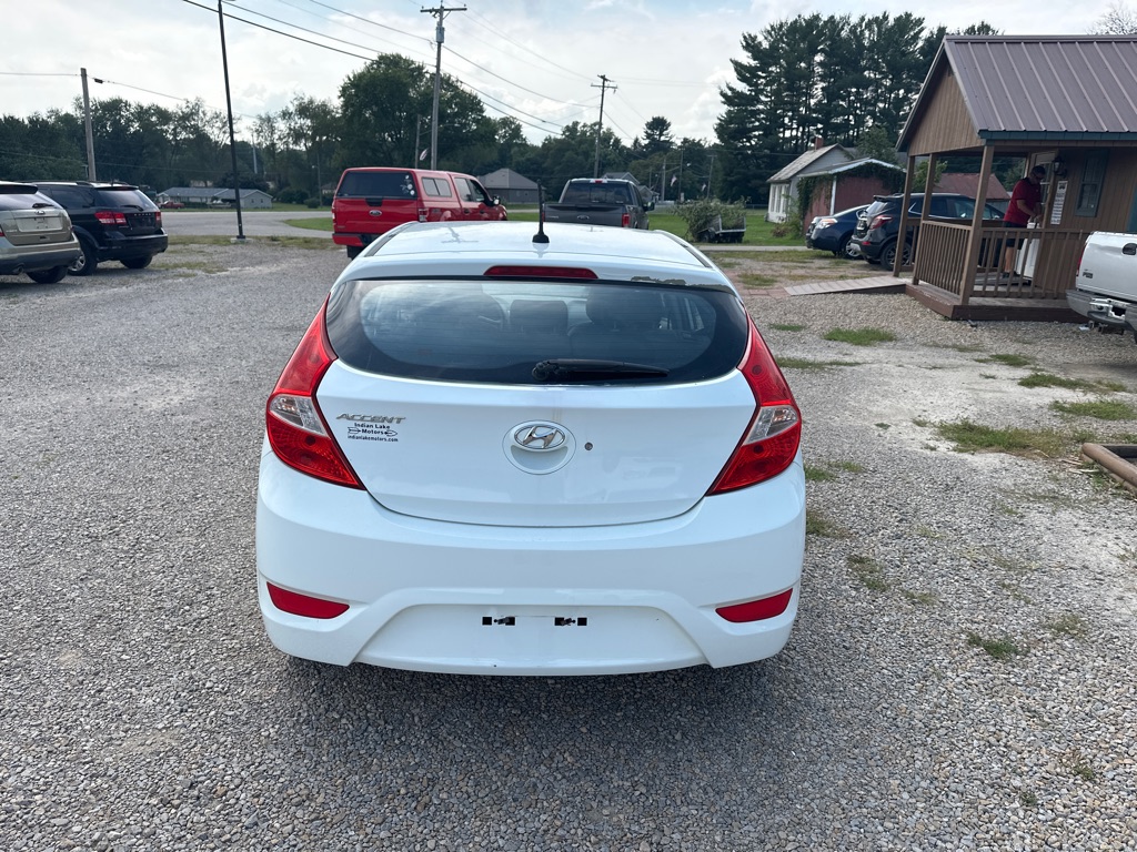 Photo 5 of this HYUNDAI ACCENT