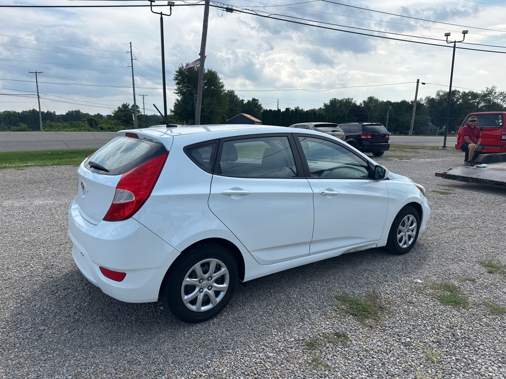 Photo 4 of this HYUNDAI ACCENT