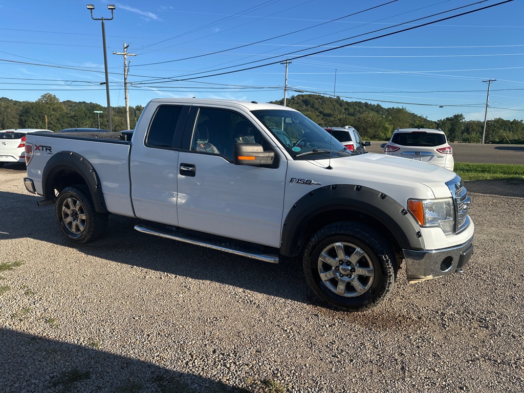 Photo 3 of this FORD F150