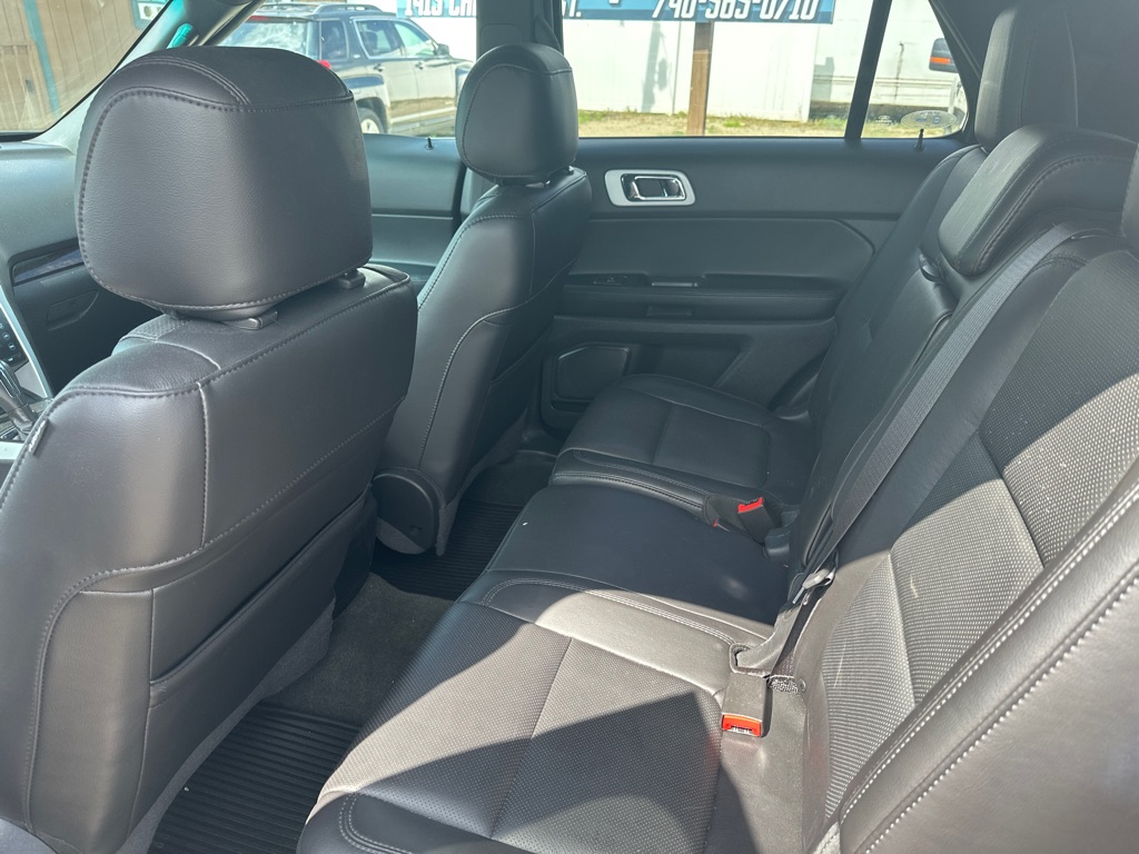 Photo 9 of this FORD EXPLORER