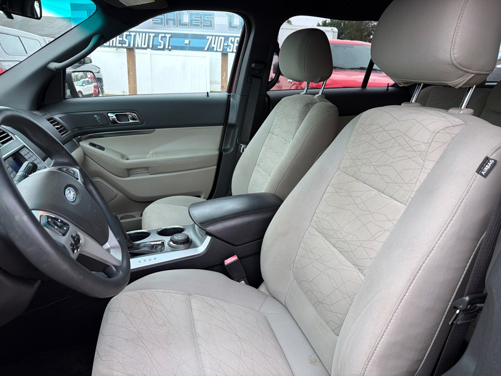 Photo 7 of this FORD EXPLORER